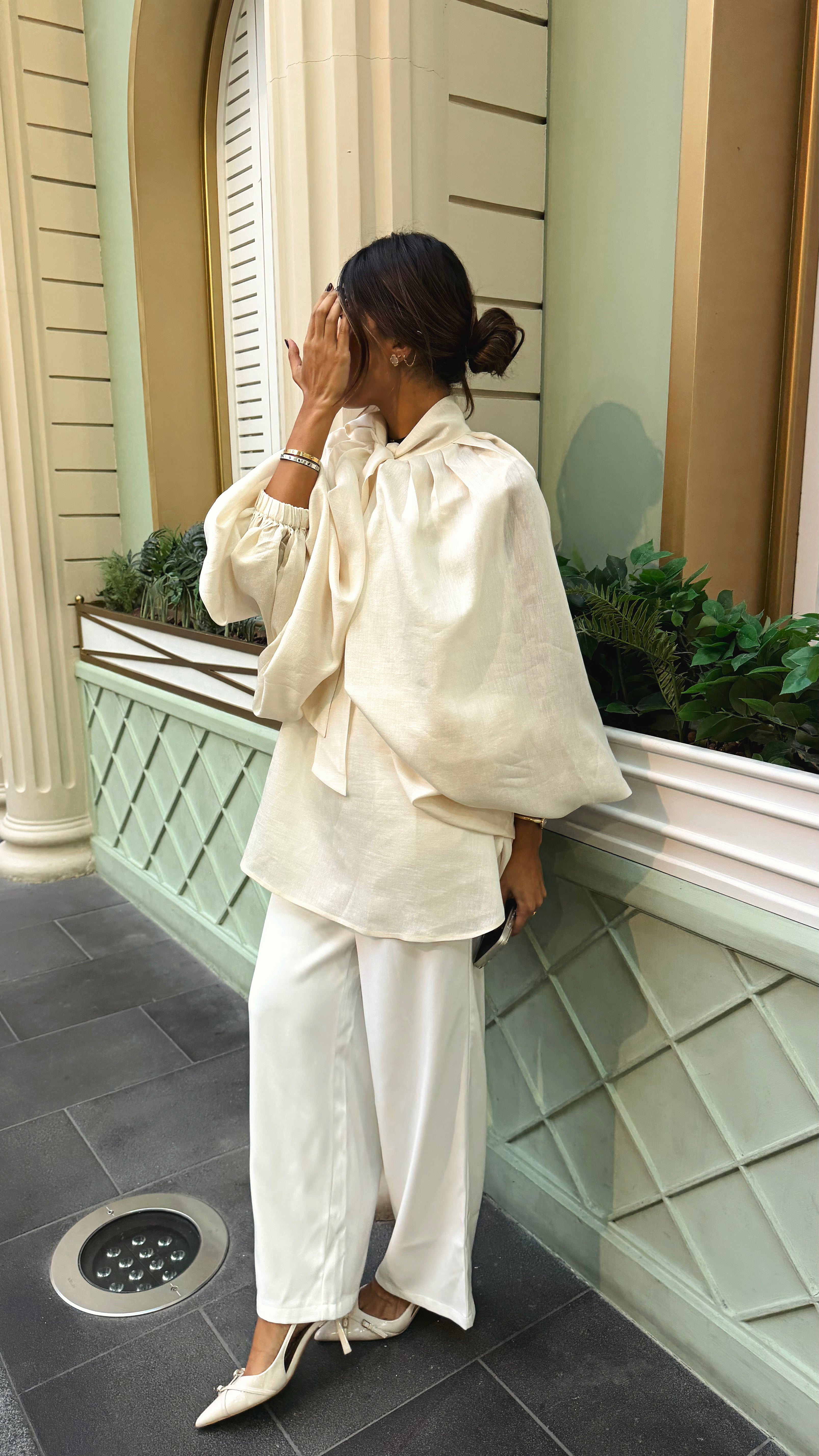 THE AURA TOP